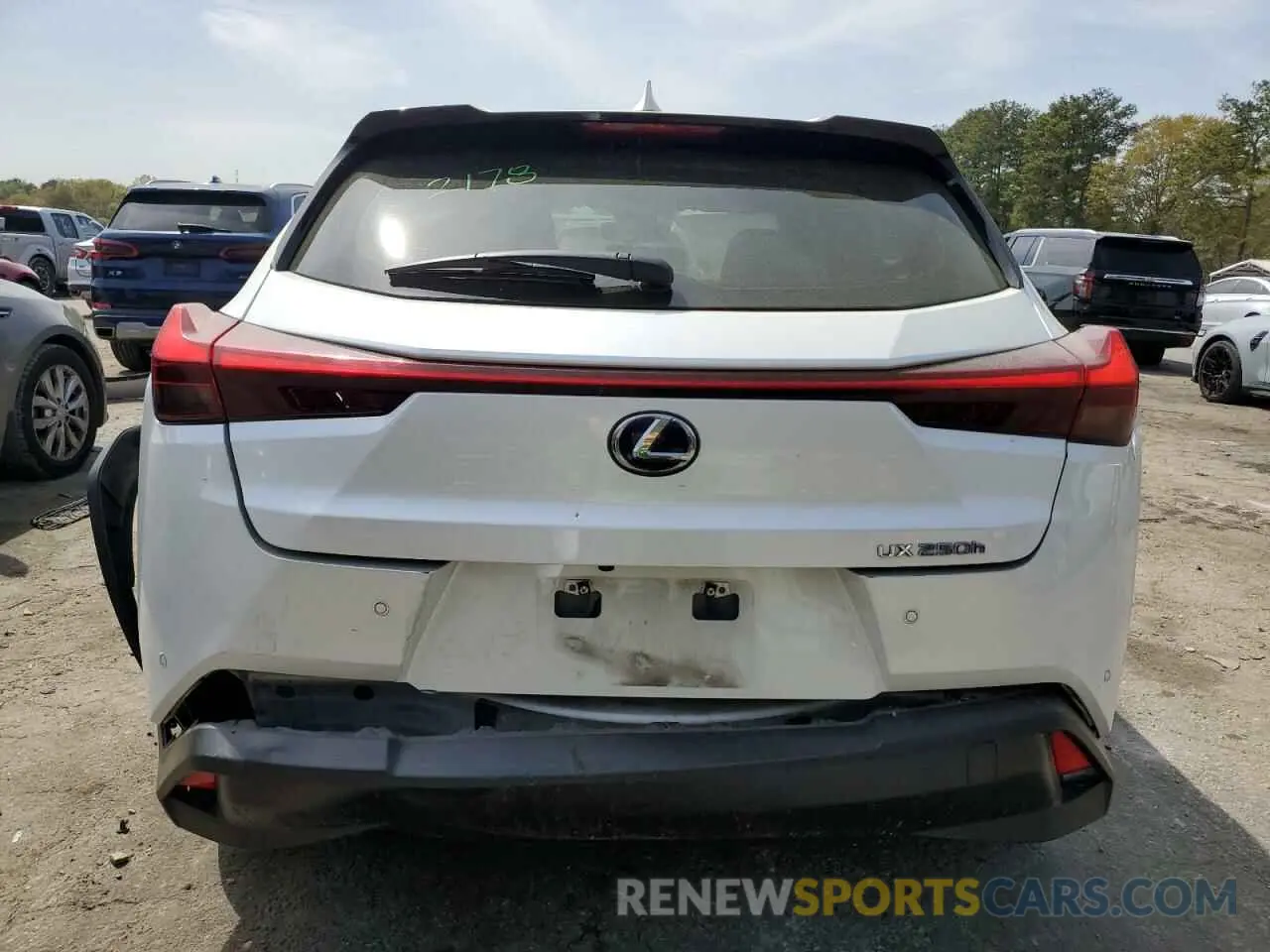 6 Фотография поврежденного автомобиля JTHP9JBH2M2044684 LEXUS UX 250H 2021