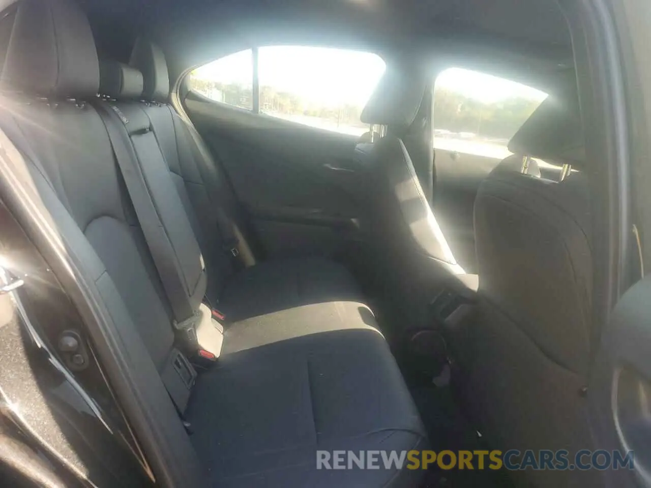 10 Photograph of a damaged car JTHP9JBH4M2046243 LEXUS UX 250H 2021