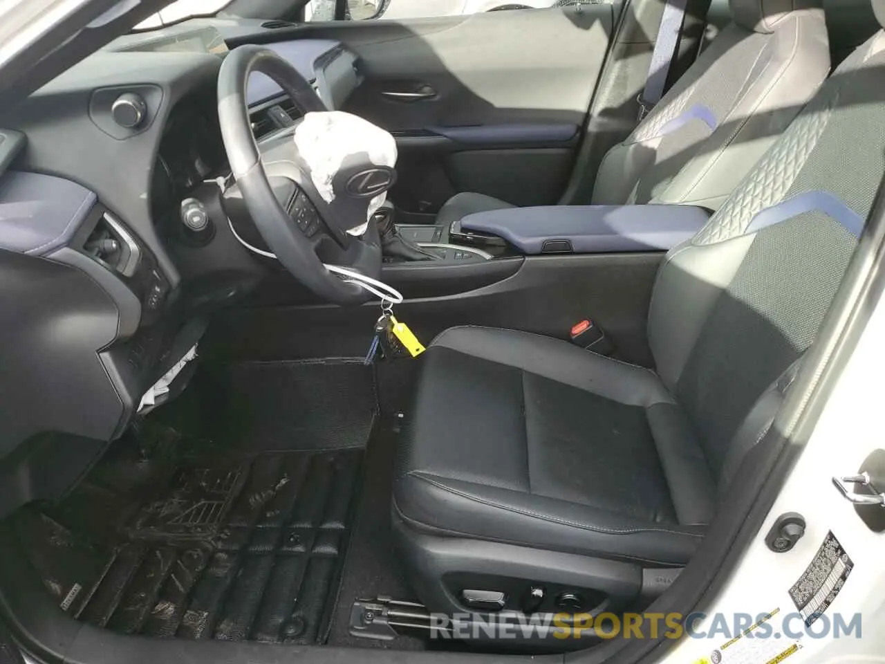 7 Фотография поврежденного автомобиля JTHP9JBH8M2047492 LEXUS UX 250H 2021