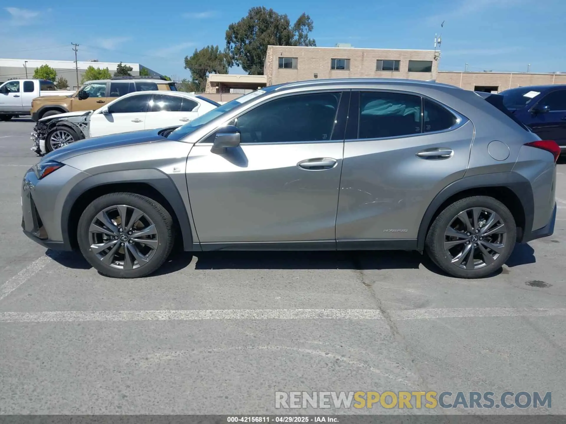 14 Фотография поврежденного автомобиля JTHR9JBH0M2037127 LEXUS UX 250H 2021