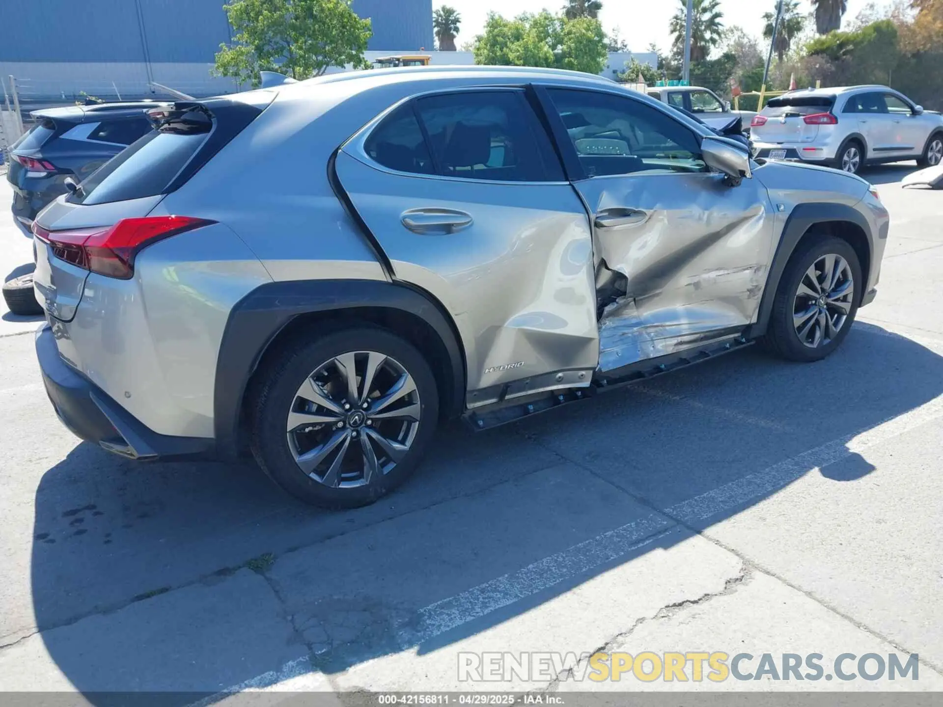 4 Фотография поврежденного автомобиля JTHR9JBH0M2037127 LEXUS UX 250H 2021