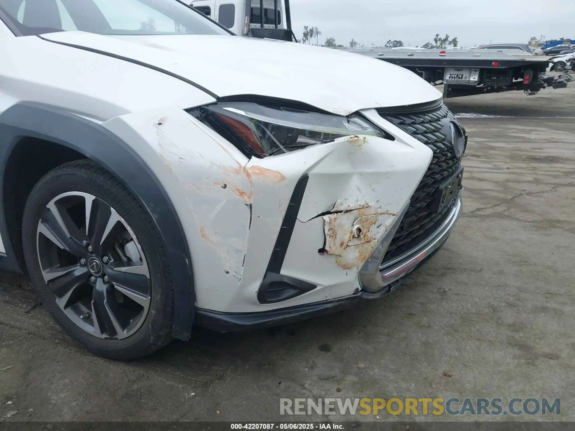 18 Фотография поврежденного автомобиля JTHX9JBH5M2038636 LEXUS UX 250H 2021