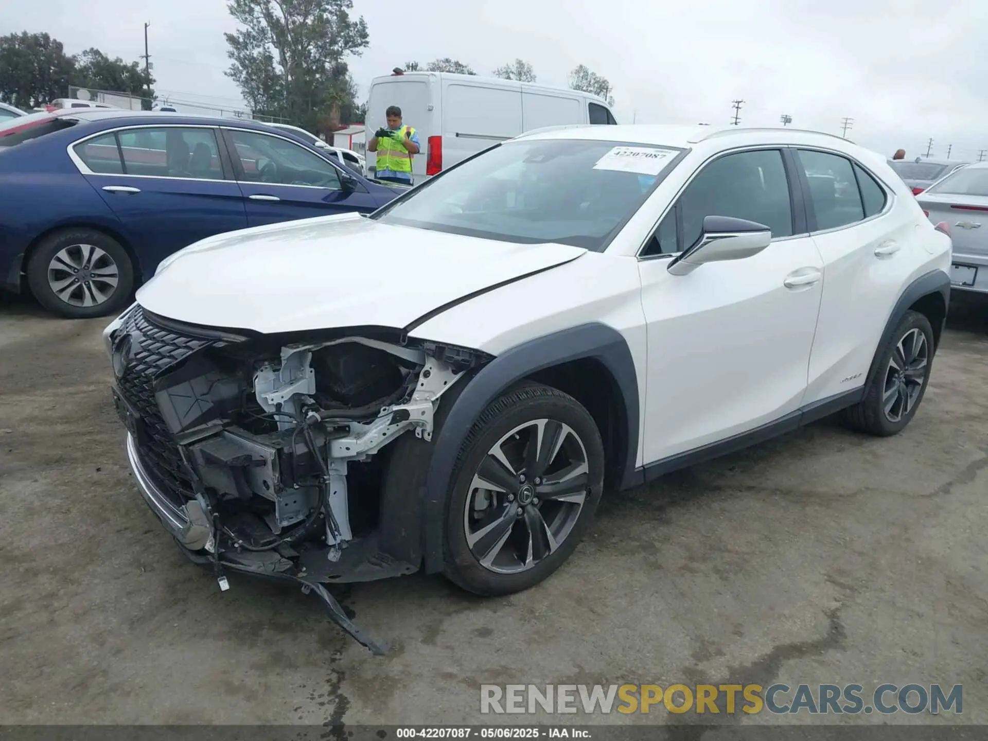 2 Фотография поврежденного автомобиля JTHX9JBH5M2038636 LEXUS UX 250H 2021