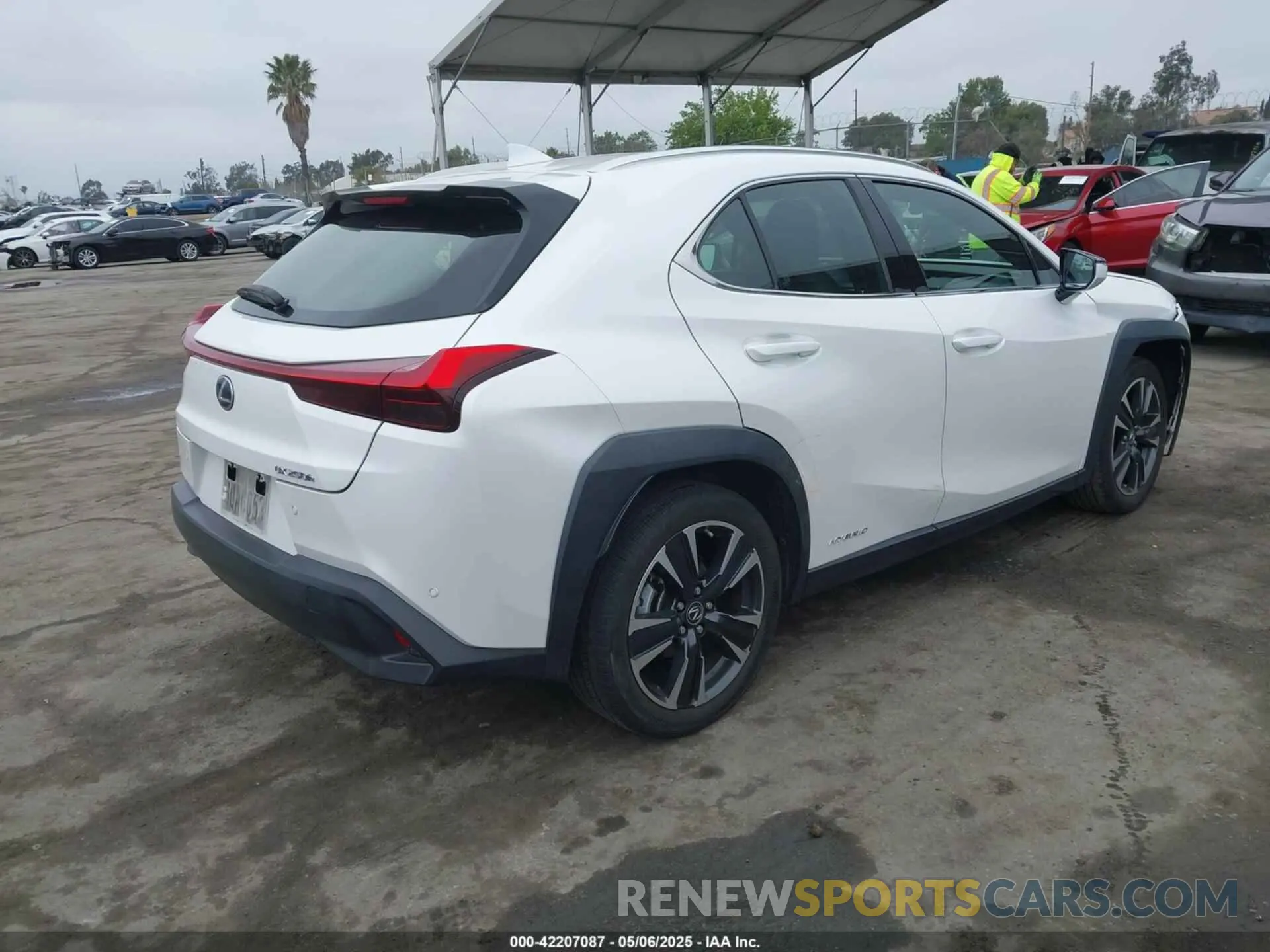 4 Фотография поврежденного автомобиля JTHX9JBH5M2038636 LEXUS UX 250H 2021