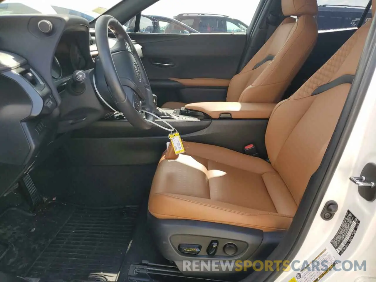 7 Фотография поврежденного автомобиля JTHX9JBH6M2052870 LEXUS UX 250H 2021