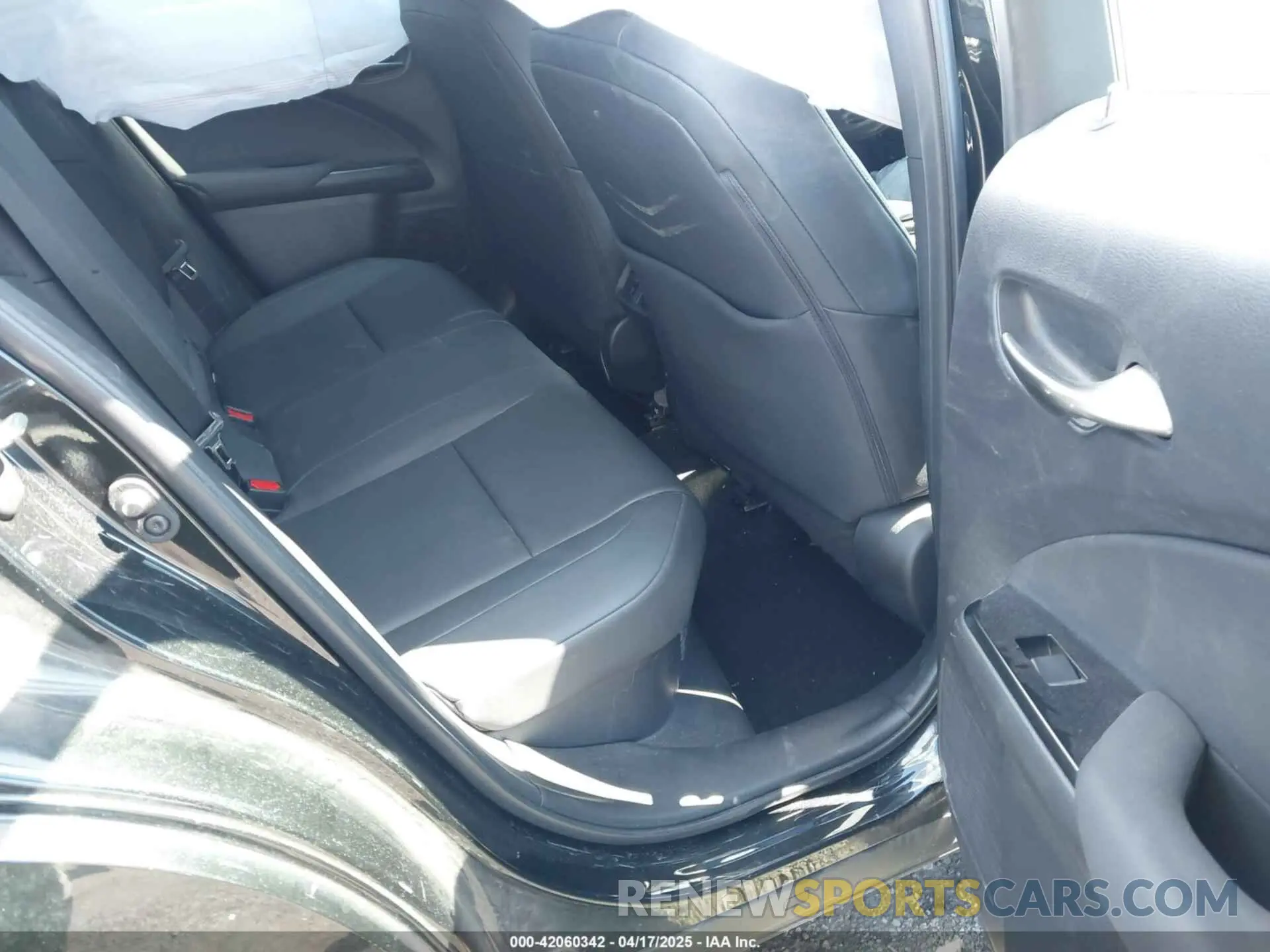 8 Фотография поврежденного автомобиля JTHP9JBH3N2054478 LEXUS UX 250H 2022