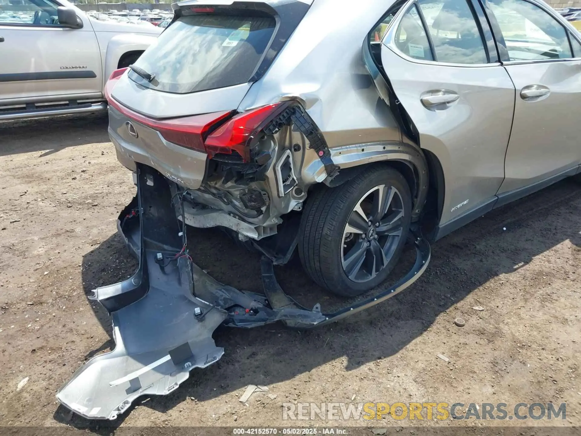 18 Фотография поврежденного автомобиля JTHP9JBHXN2054896 LEXUS UX 250H 2022