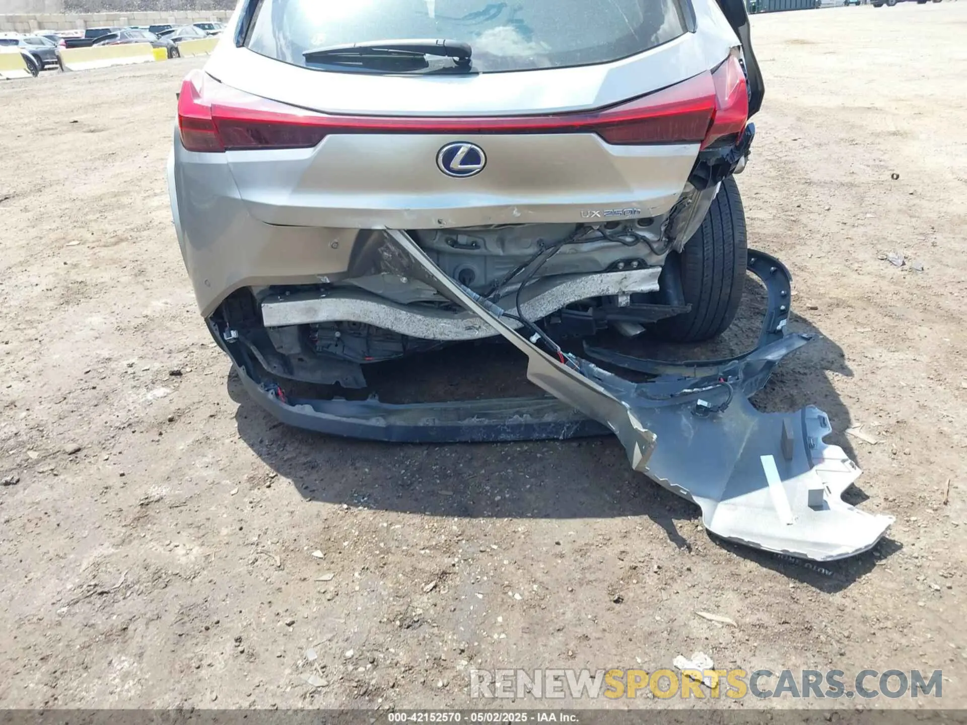 19 Фотография поврежденного автомобиля JTHP9JBHXN2054896 LEXUS UX 250H 2022