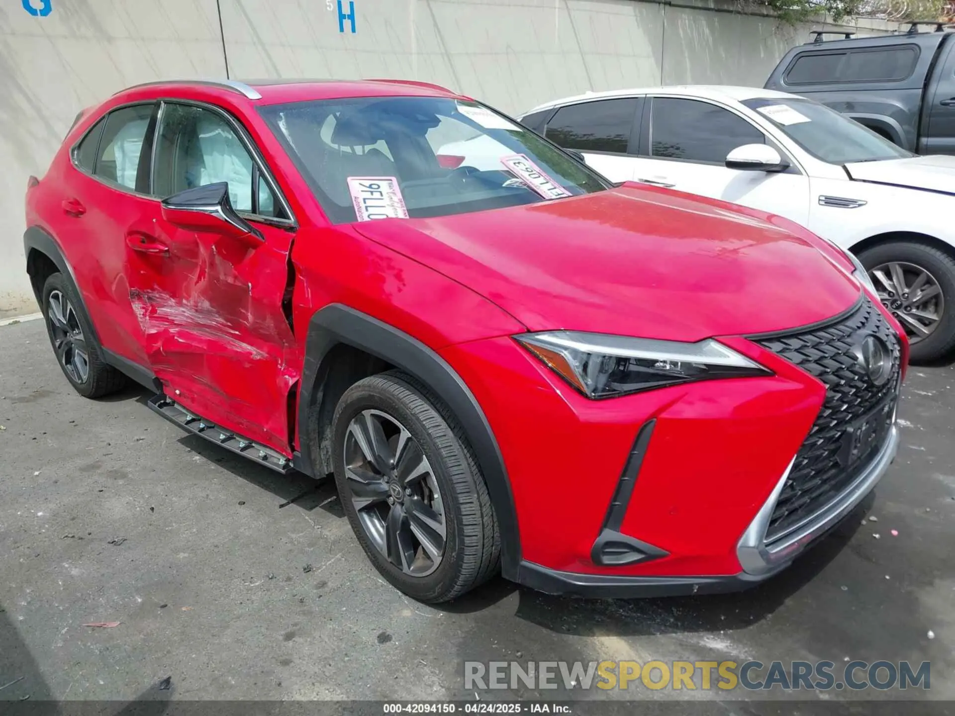 1 Фотография поврежденного автомобиля JTHX6JBH8P2147752 LEXUS UX 250H 2023