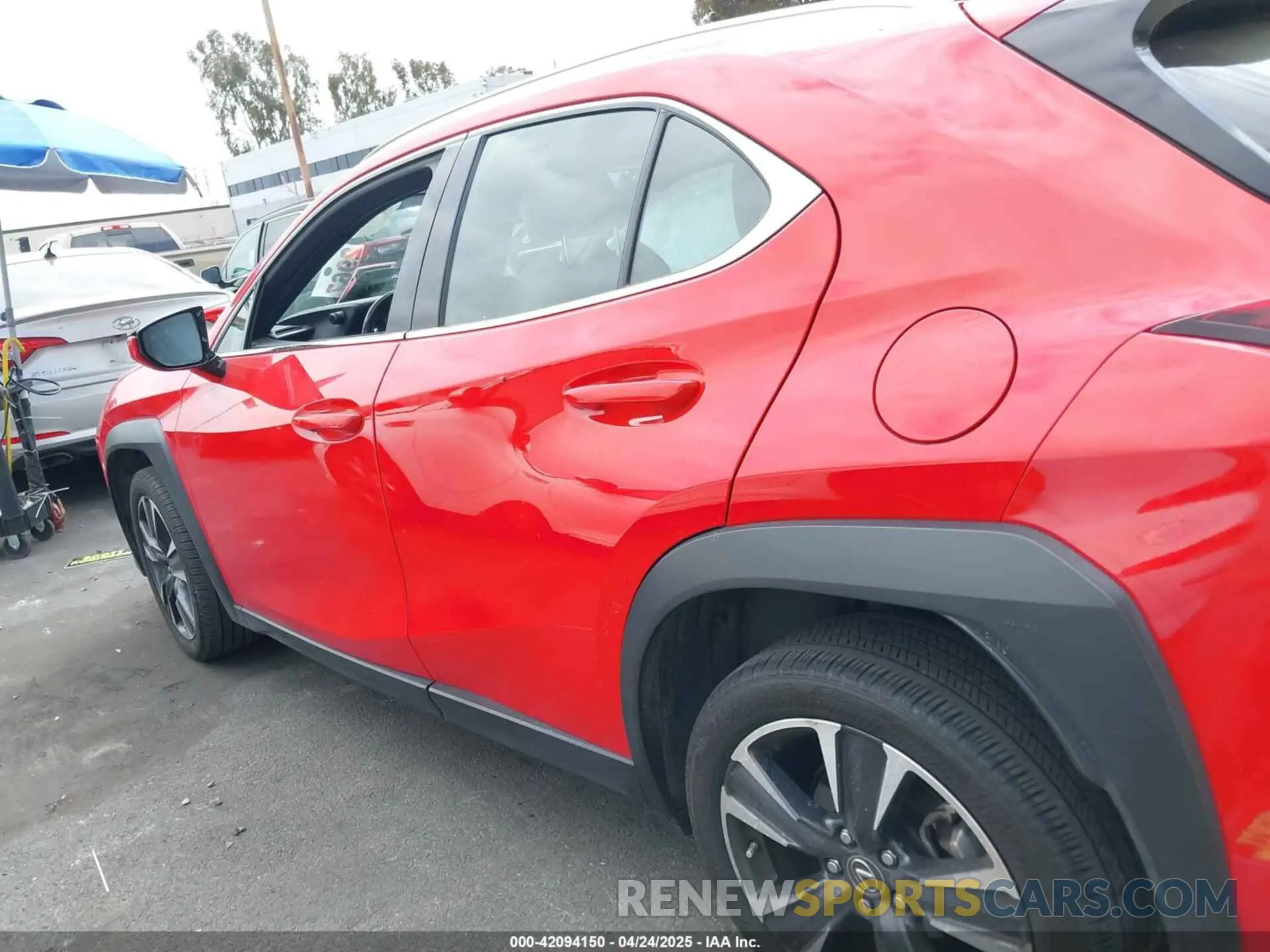 14 Фотография поврежденного автомобиля JTHX6JBH8P2147752 LEXUS UX 250H 2023