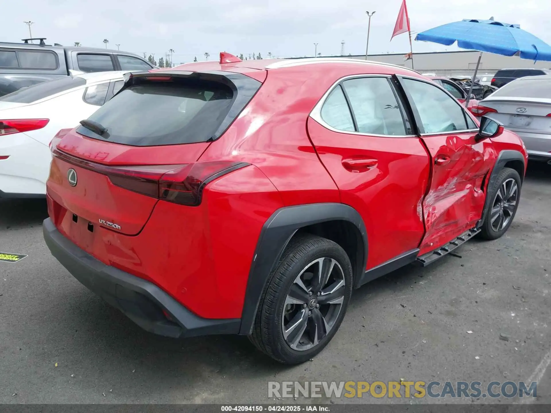 4 Фотография поврежденного автомобиля JTHX6JBH8P2147752 LEXUS UX 250H 2023