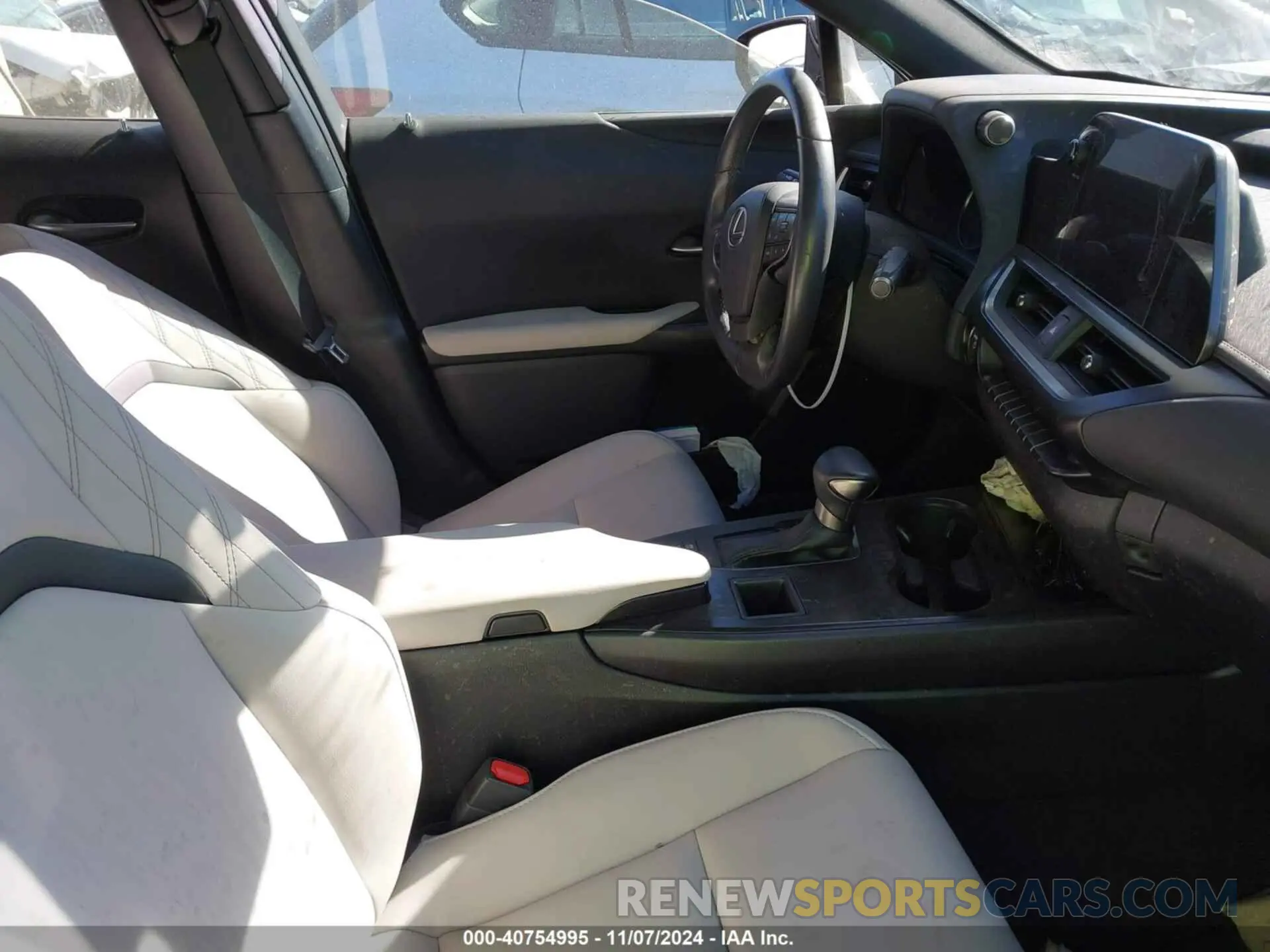 5 Фотография поврежденного автомобиля JTHX6JBH9P2137537 LEXUS UX 250H 2023