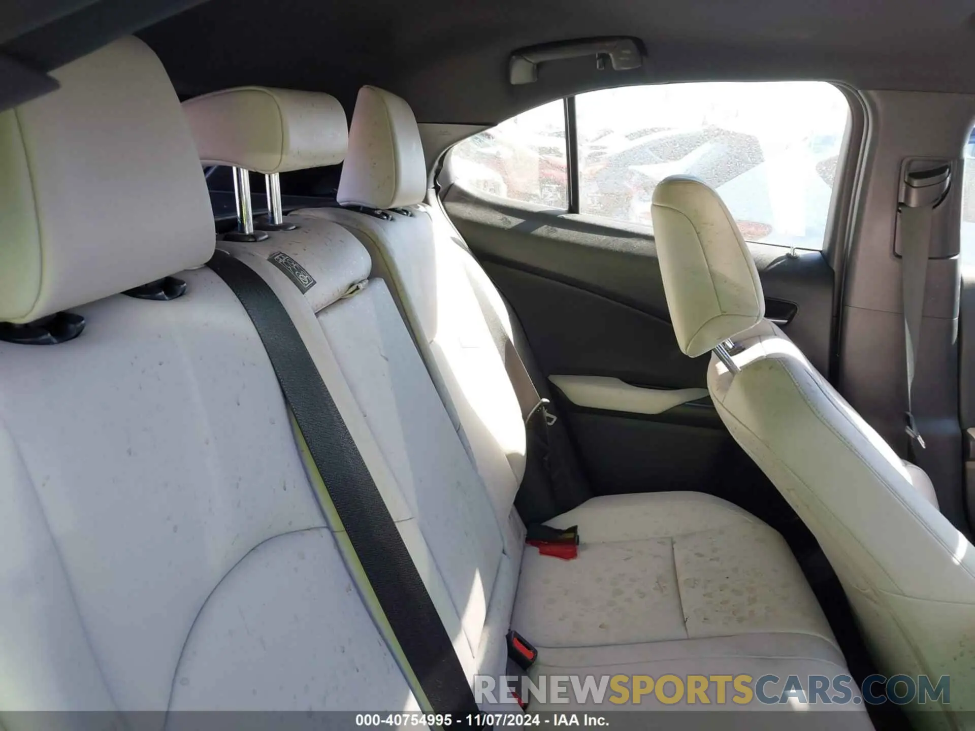 8 Фотография поврежденного автомобиля JTHX6JBH9P2137537 LEXUS UX 250H 2023