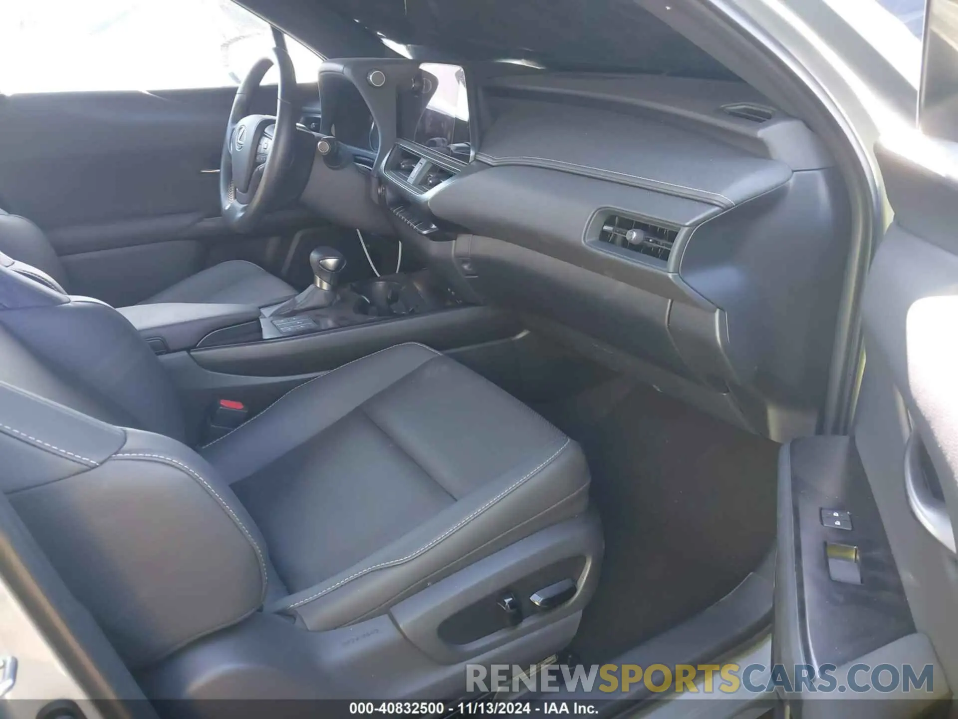 5 Фотография поврежденного автомобиля JTHB6JBH3R2180736 LEXUS UX 250H 2024