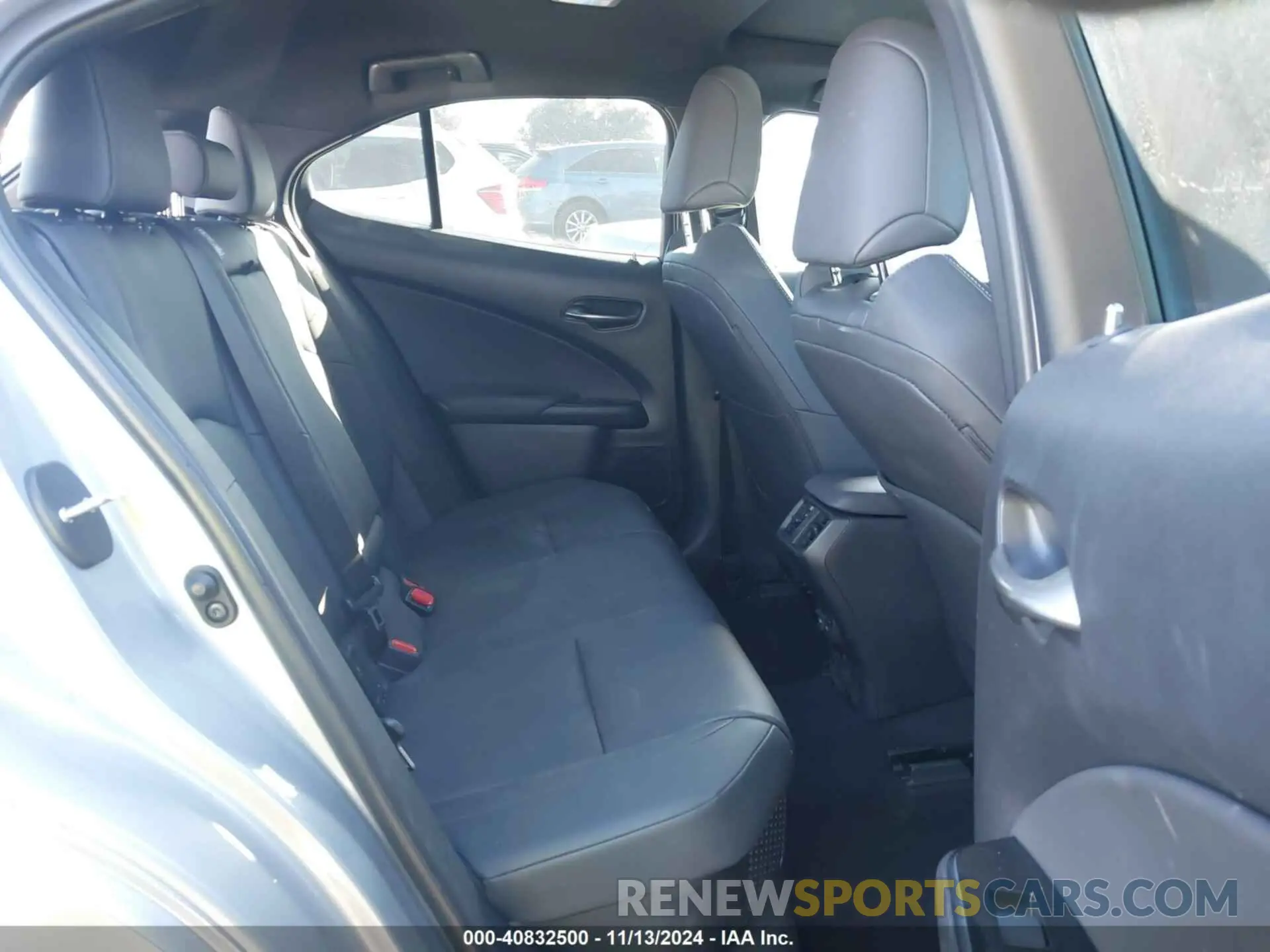 8 Фотография поврежденного автомобиля JTHB6JBH3R2180736 LEXUS UX 250H 2024