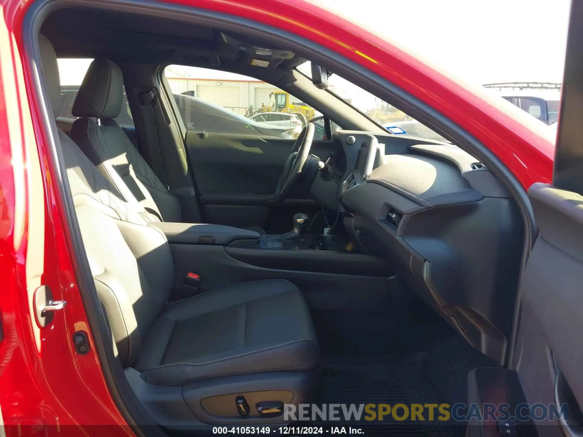 5 Фотография поврежденного автомобиля JTHP6JBH5R2161238 LEXUS UX 250H 2024