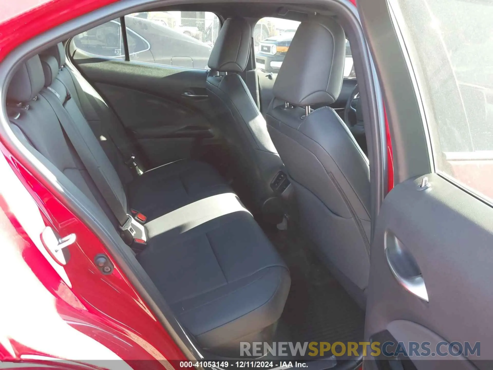 8 Фотография поврежденного автомобиля JTHP6JBH5R2161238 LEXUS UX 250H 2024