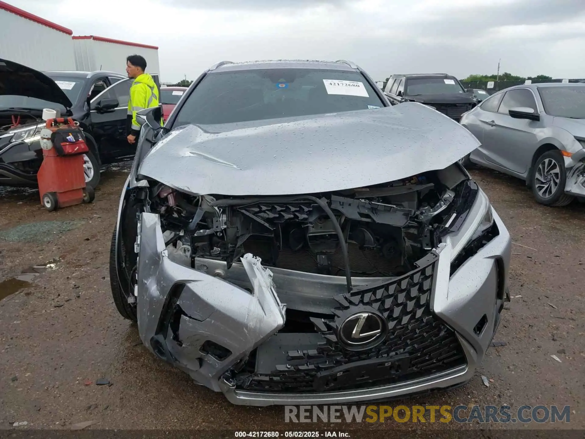 12 Фотография поврежденного автомобиля JTHP6JBH7R2193351 LEXUS UX 250H 2024