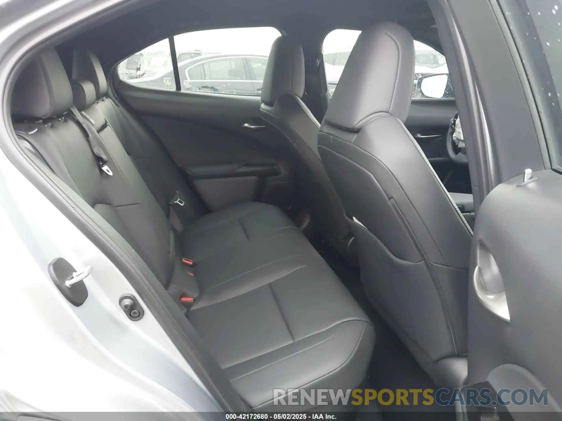 8 Фотография поврежденного автомобиля JTHP6JBH7R2193351 LEXUS UX 250H 2024