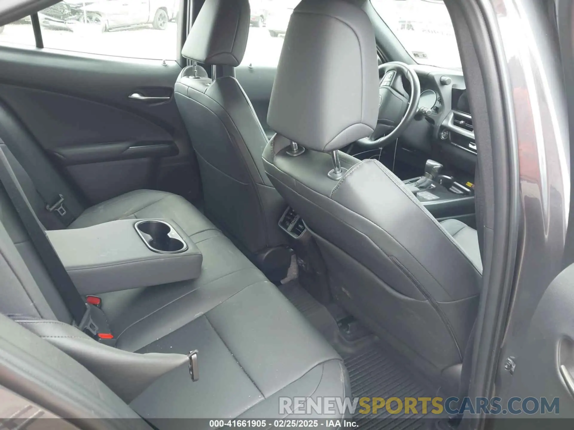 8 Фотография поврежденного автомобиля JTHP9JBH8R2079284 LEXUS UX 250H 2024
