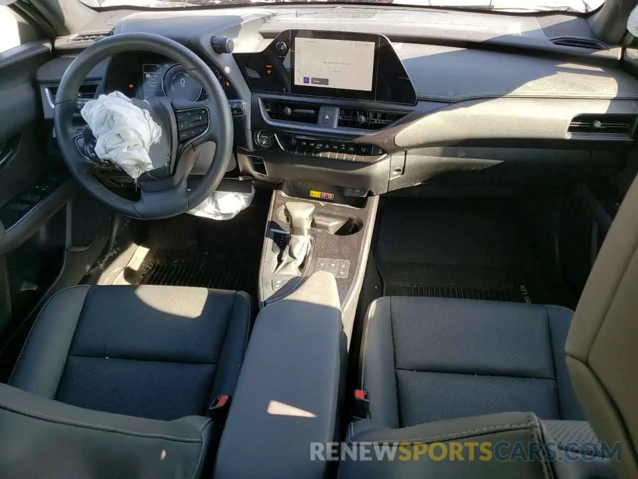 8 Фотография поврежденного автомобиля JTHP9JBHXR2078332 LEXUS UX 250H PR 2024