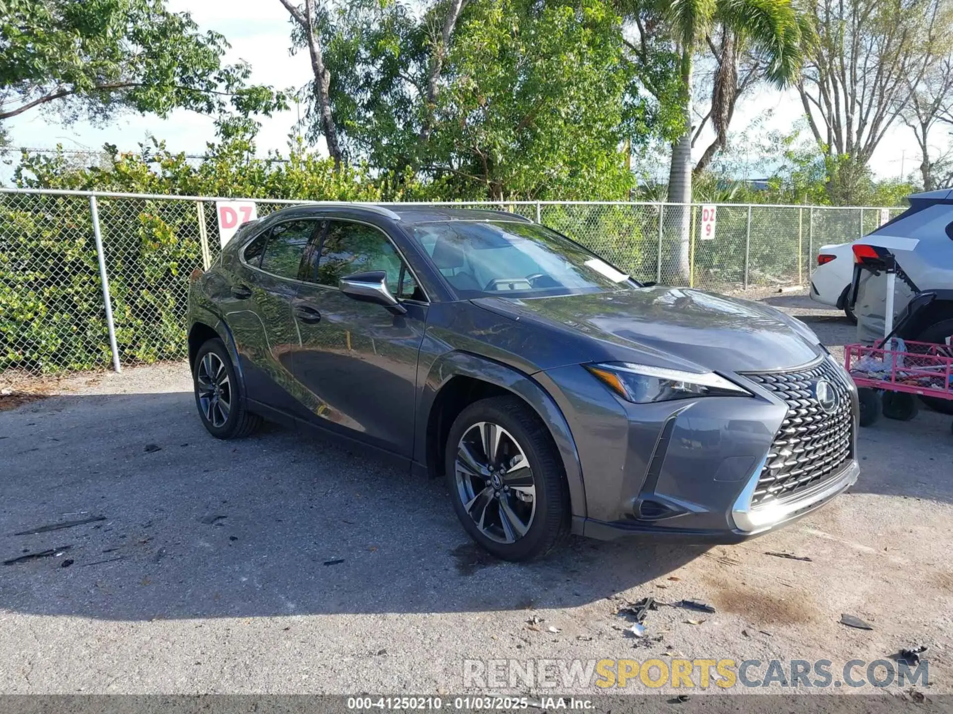 1 Фотография поврежденного автомобиля JTHYBJAH4S2008275 LEXUS UX 300H 2025
