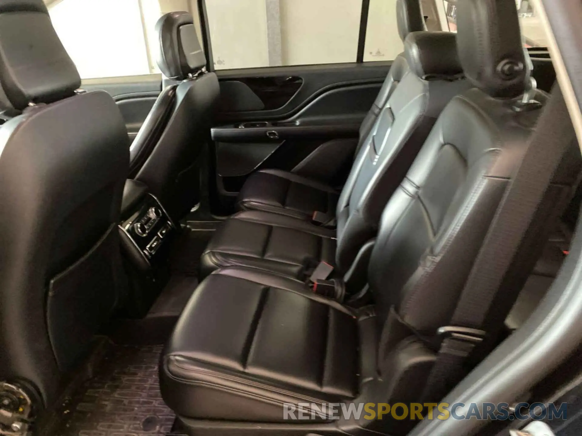 18 Фотография поврежденного автомобиля 5LM5J6XC9LGL25126 LINCOLN AVIATOR 2020