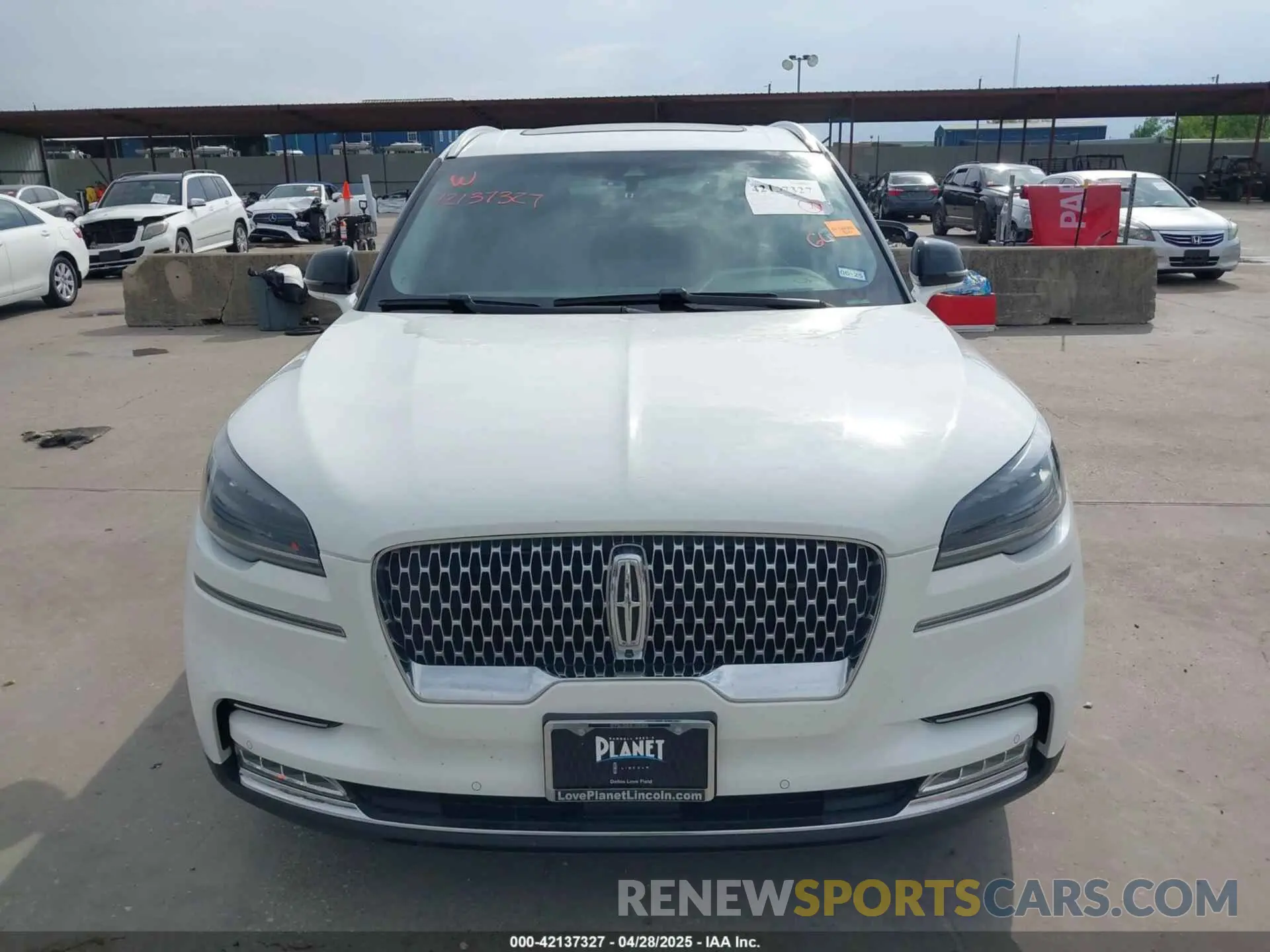 12 Photograph of a damaged car 5LM5J7WC1LGL28593 LINCOLN AVIATOR 2020