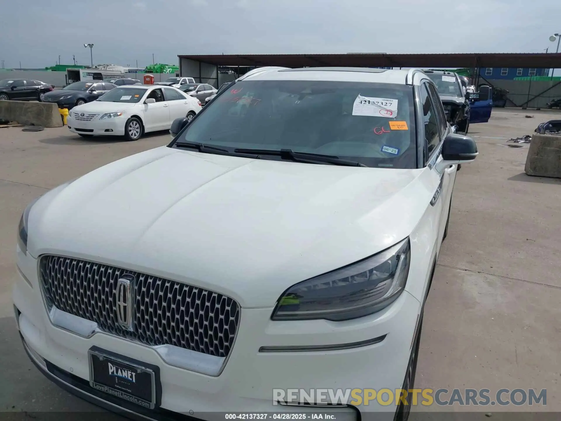 6 Photograph of a damaged car 5LM5J7WC1LGL28593 LINCOLN AVIATOR 2020