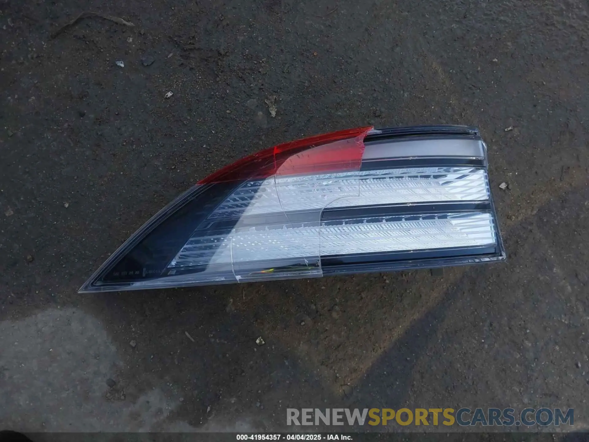 11 Photograph of a damaged car 5LM5J7WC7LGL17162 LINCOLN AVIATOR 2020