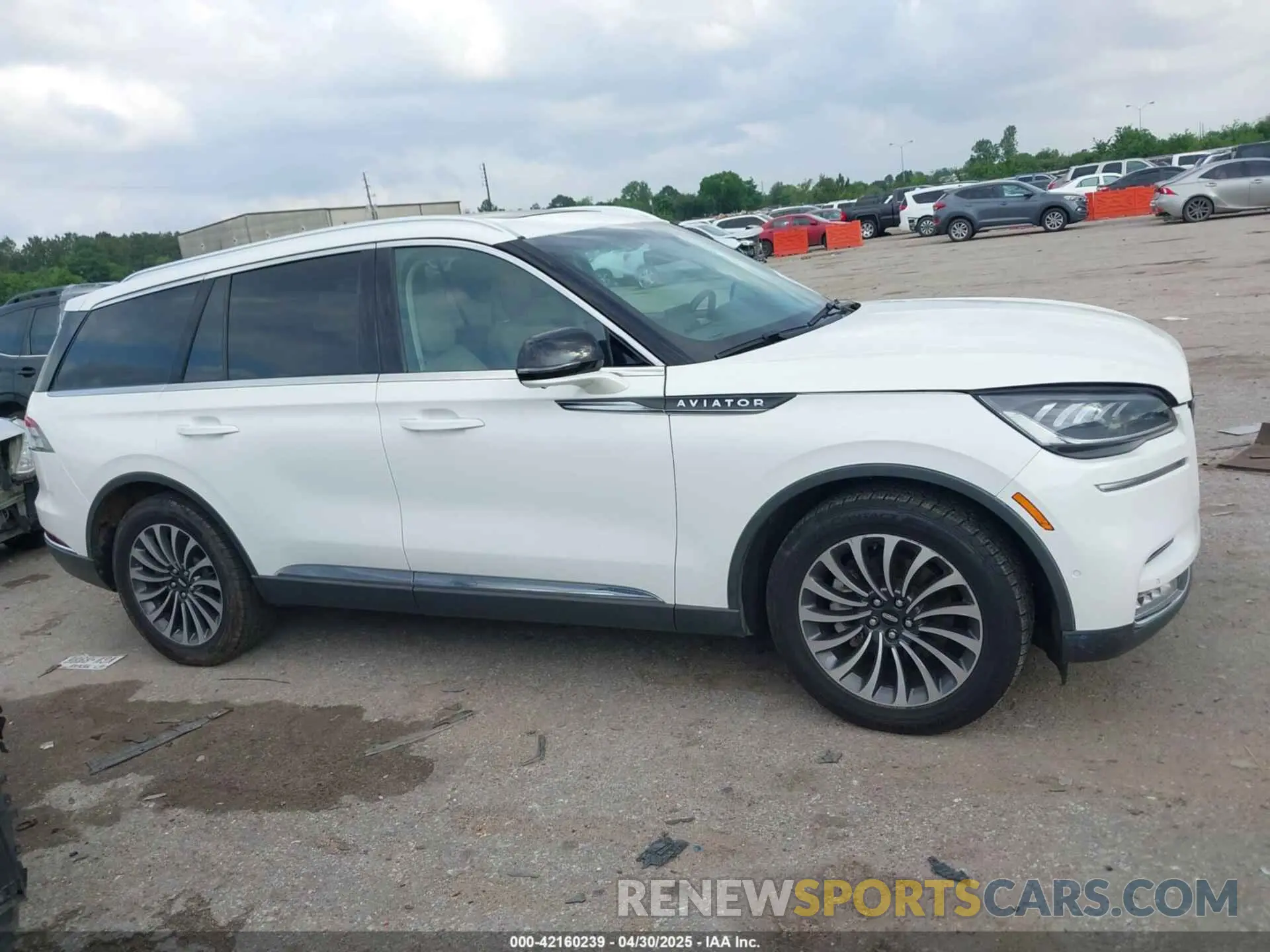 13 Photograph of a damaged car 5LM5J7WC8LGL36710 LINCOLN AVIATOR 2020