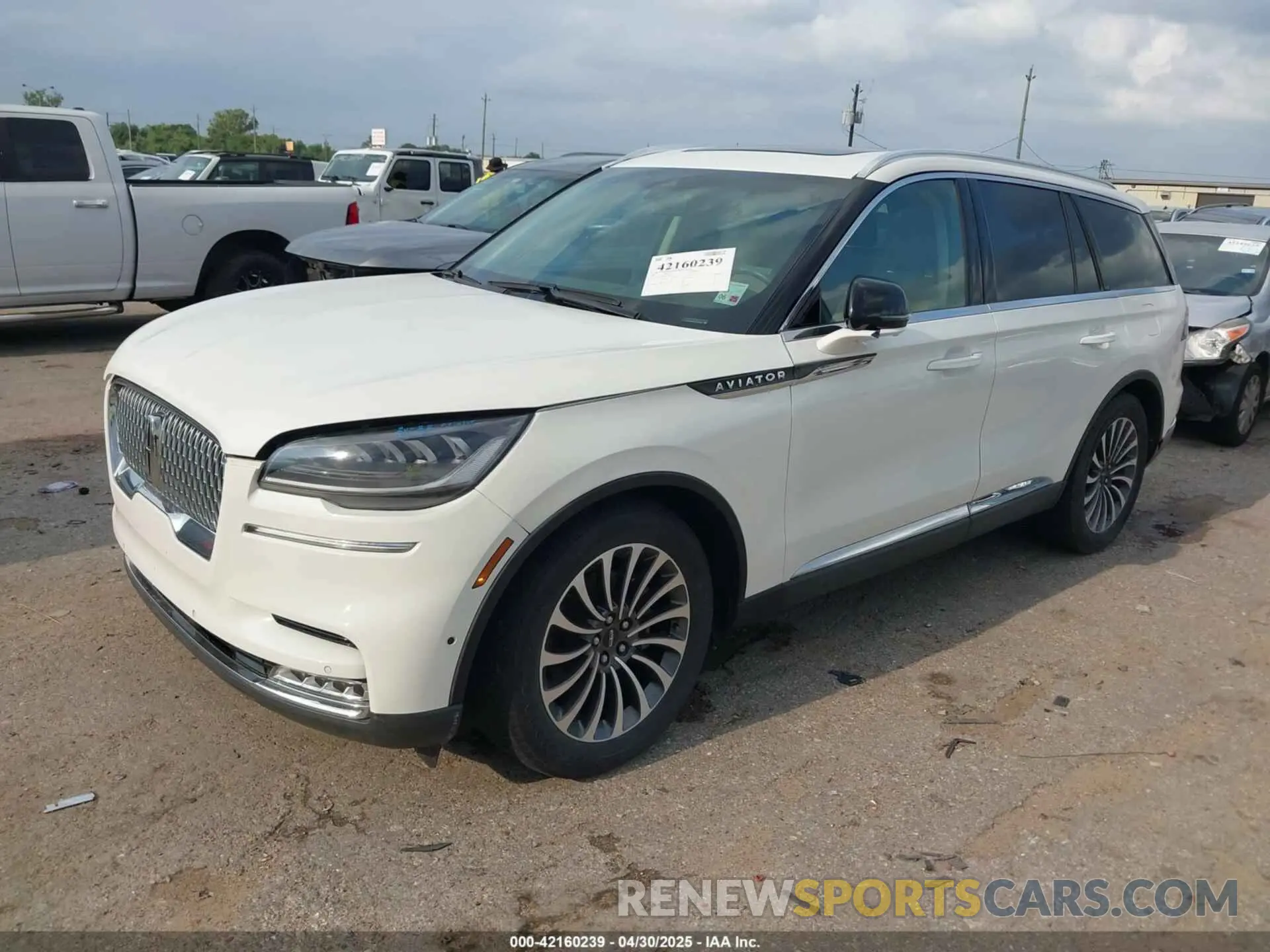 2 Photograph of a damaged car 5LM5J7WC8LGL36710 LINCOLN AVIATOR 2020