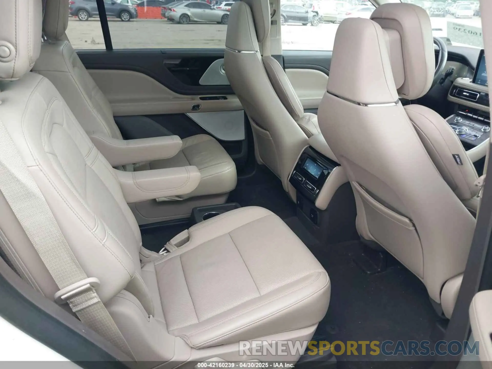 8 Photograph of a damaged car 5LM5J7WC8LGL36710 LINCOLN AVIATOR 2020