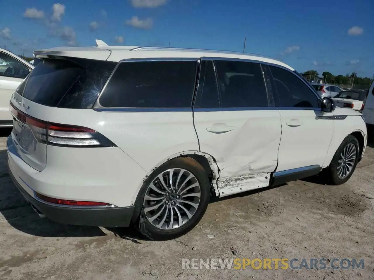 3 Фотография поврежденного автомобиля 5LM5J7WCXLGL10805 LINCOLN AVIATOR 2020