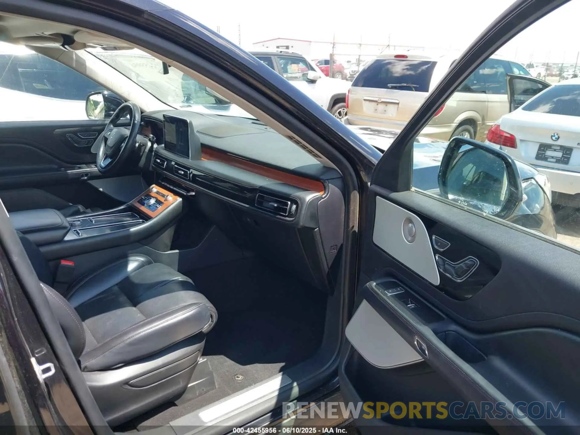 5 Фотография поврежденного автомобиля 5LM5J7XC0LGL00556 LINCOLN AVIATOR 2020