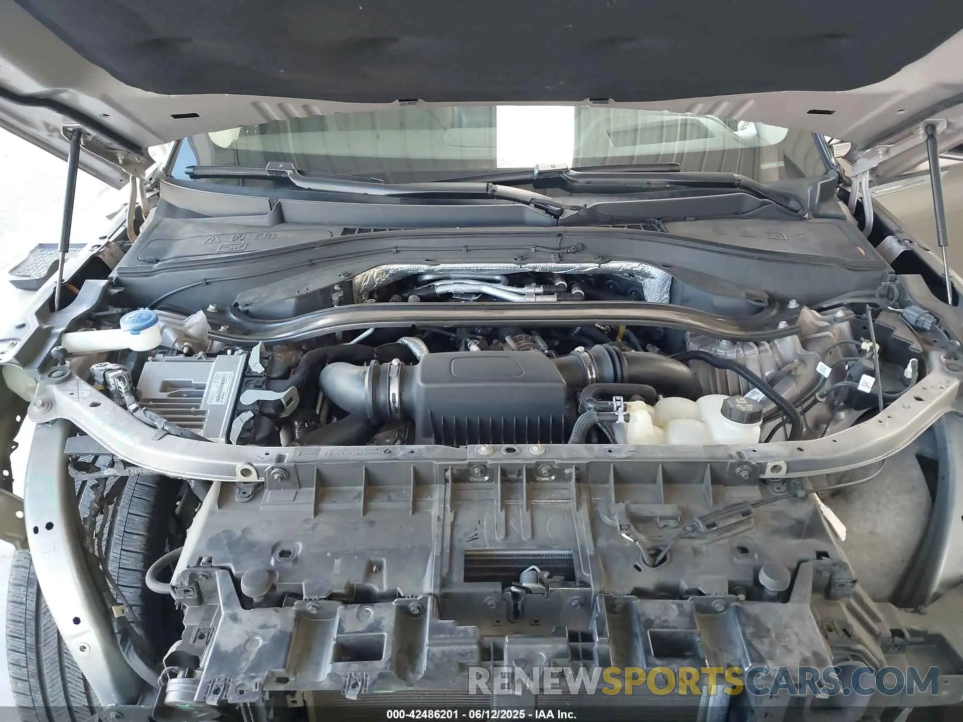 10 Photograph of a damaged car 5LM5J7XC0LGL10343 LINCOLN AVIATOR 2020