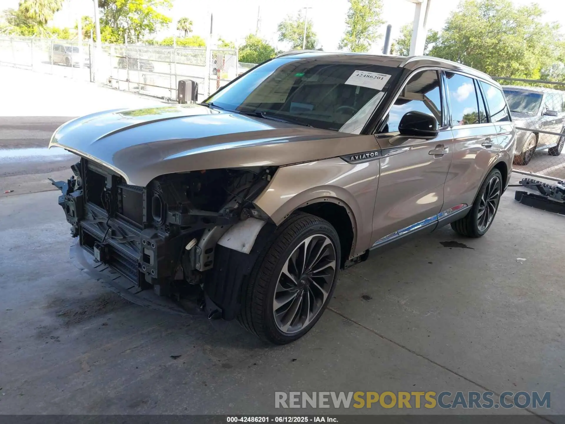 2 Photograph of a damaged car 5LM5J7XC0LGL10343 LINCOLN AVIATOR 2020