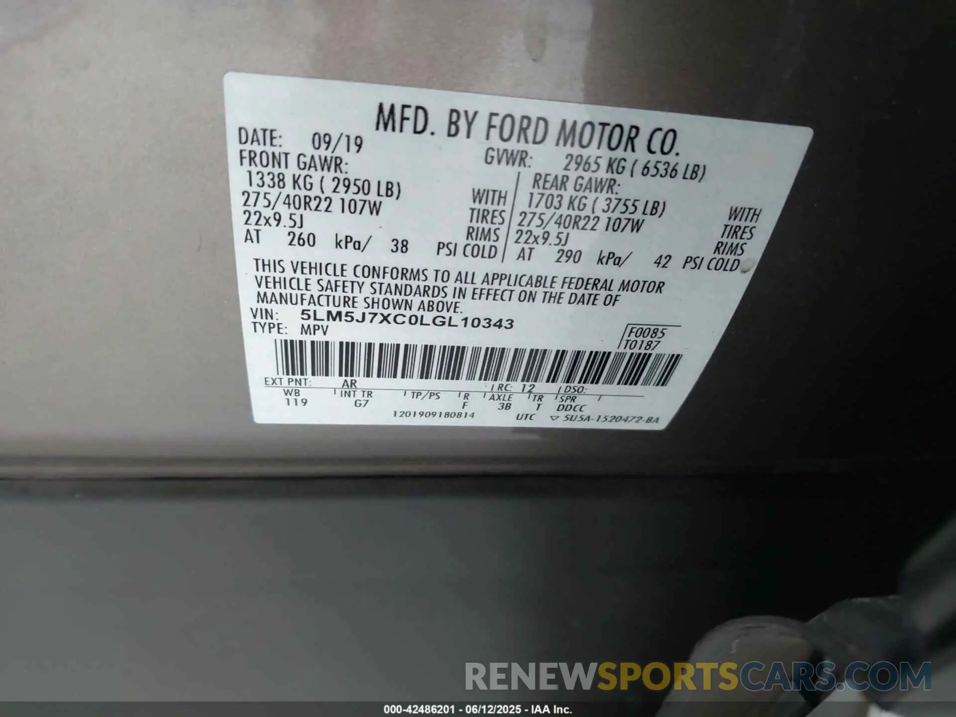 9 Photograph of a damaged car 5LM5J7XC0LGL10343 LINCOLN AVIATOR 2020