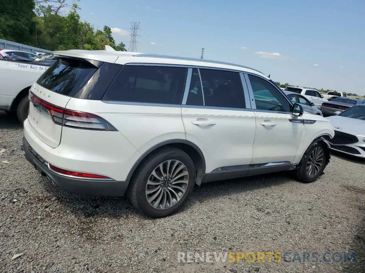 3 Photograph of a damaged car 5LM5J7XC2LGL16550 LINCOLN AVIATOR 2020