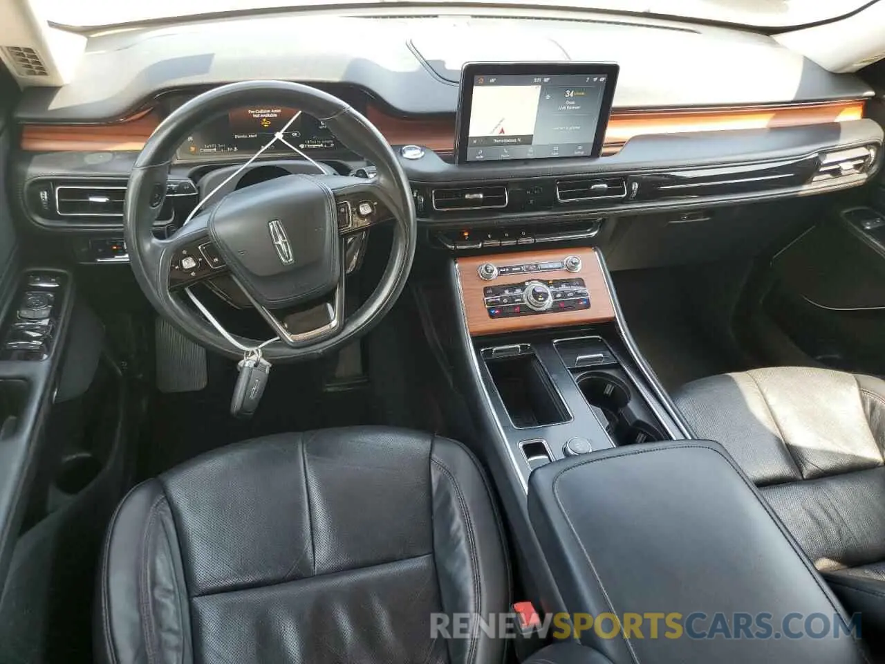 8 Photograph of a damaged car 5LM5J7XC2LGL16550 LINCOLN AVIATOR 2020