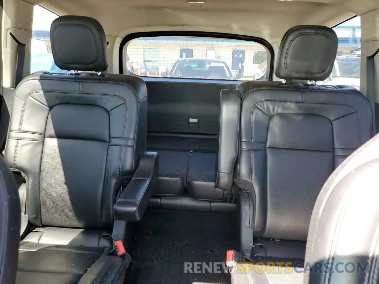 10 Photograph of a damaged car 5LM5J7XC4LGL20616 LINCOLN AVIATOR 2020