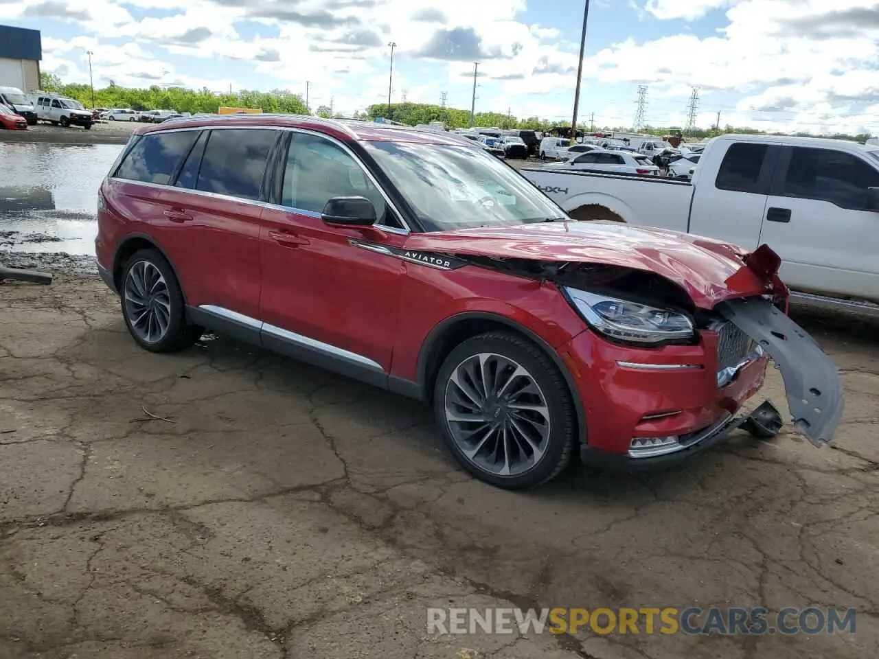 4 Photograph of a damaged car 5LM5J7XC5LGL26697 LINCOLN AVIATOR 2020