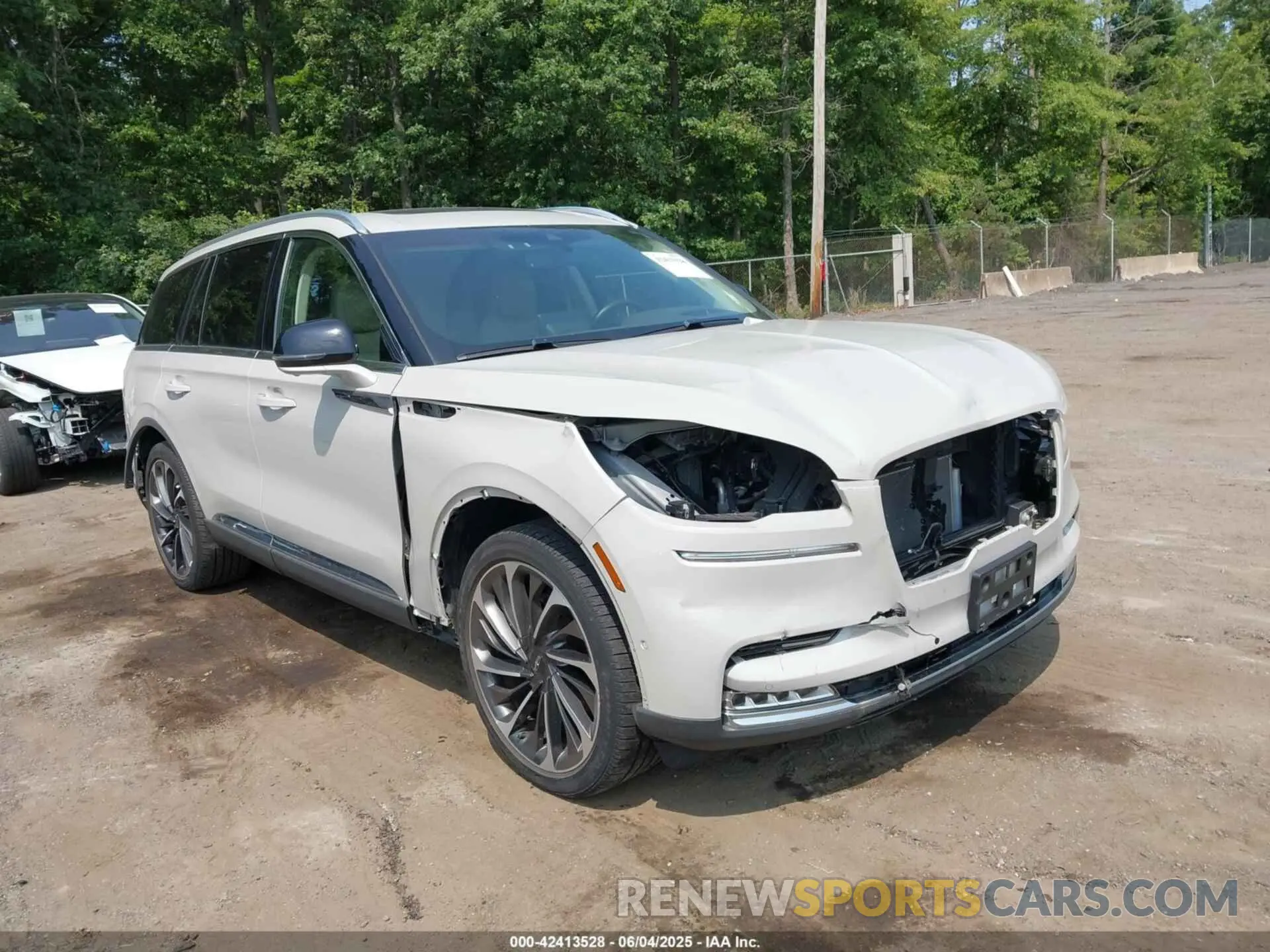1 Photograph of a damaged car 5LM5J7XC8LGL00255 LINCOLN AVIATOR 2020
