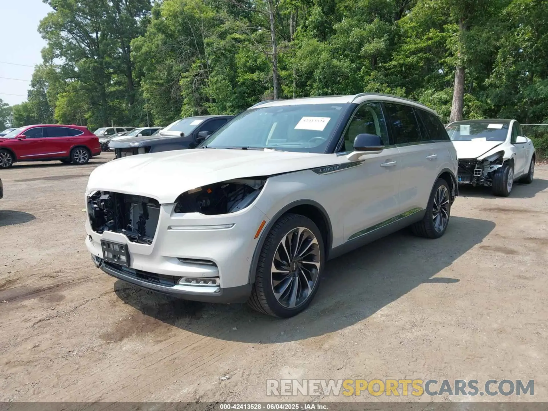 2 Photograph of a damaged car 5LM5J7XC8LGL00255 LINCOLN AVIATOR 2020