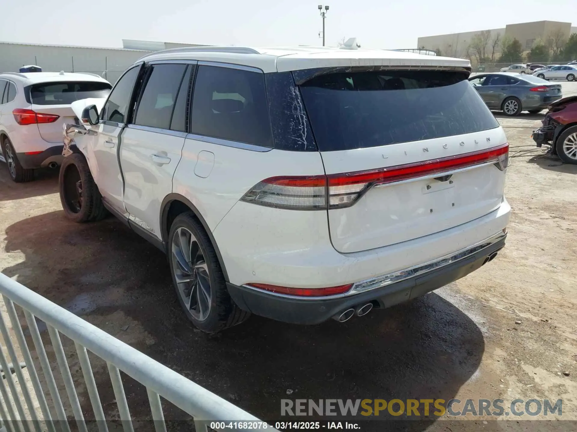 3 Фотография поврежденного автомобиля 5LM5J7XC8LGL11059 LINCOLN AVIATOR 2020