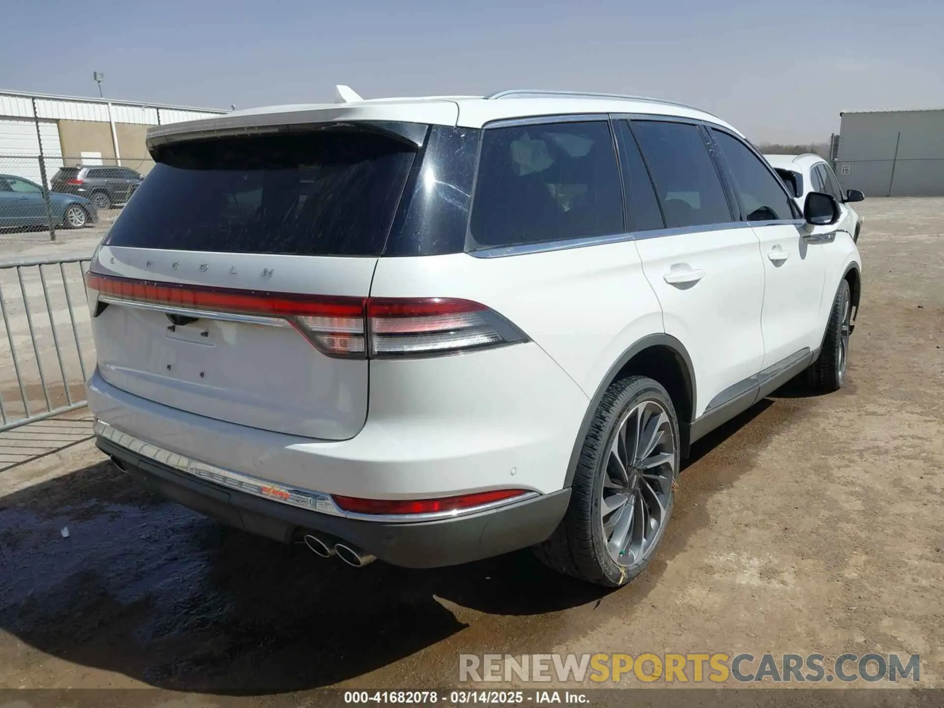 4 Фотография поврежденного автомобиля 5LM5J7XC8LGL11059 LINCOLN AVIATOR 2020
