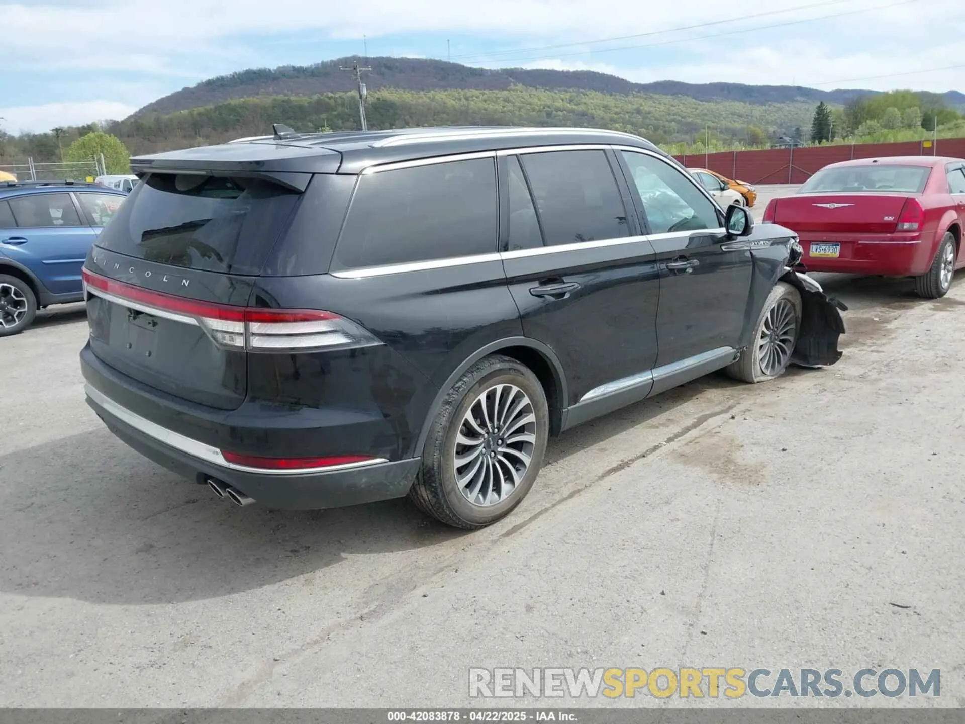 4 Фотография поврежденного автомобиля 5LM5J7XC8LGL19646 LINCOLN AVIATOR 2020