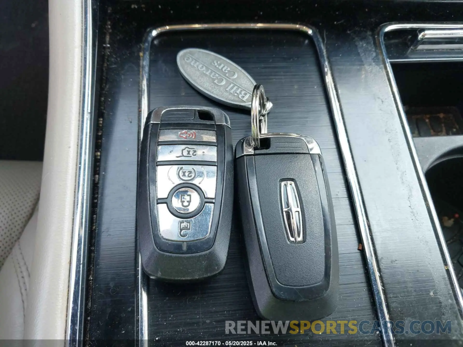 11 Photograph of a damaged car 5LM5J7XC9LGL14438 LINCOLN AVIATOR 2020
