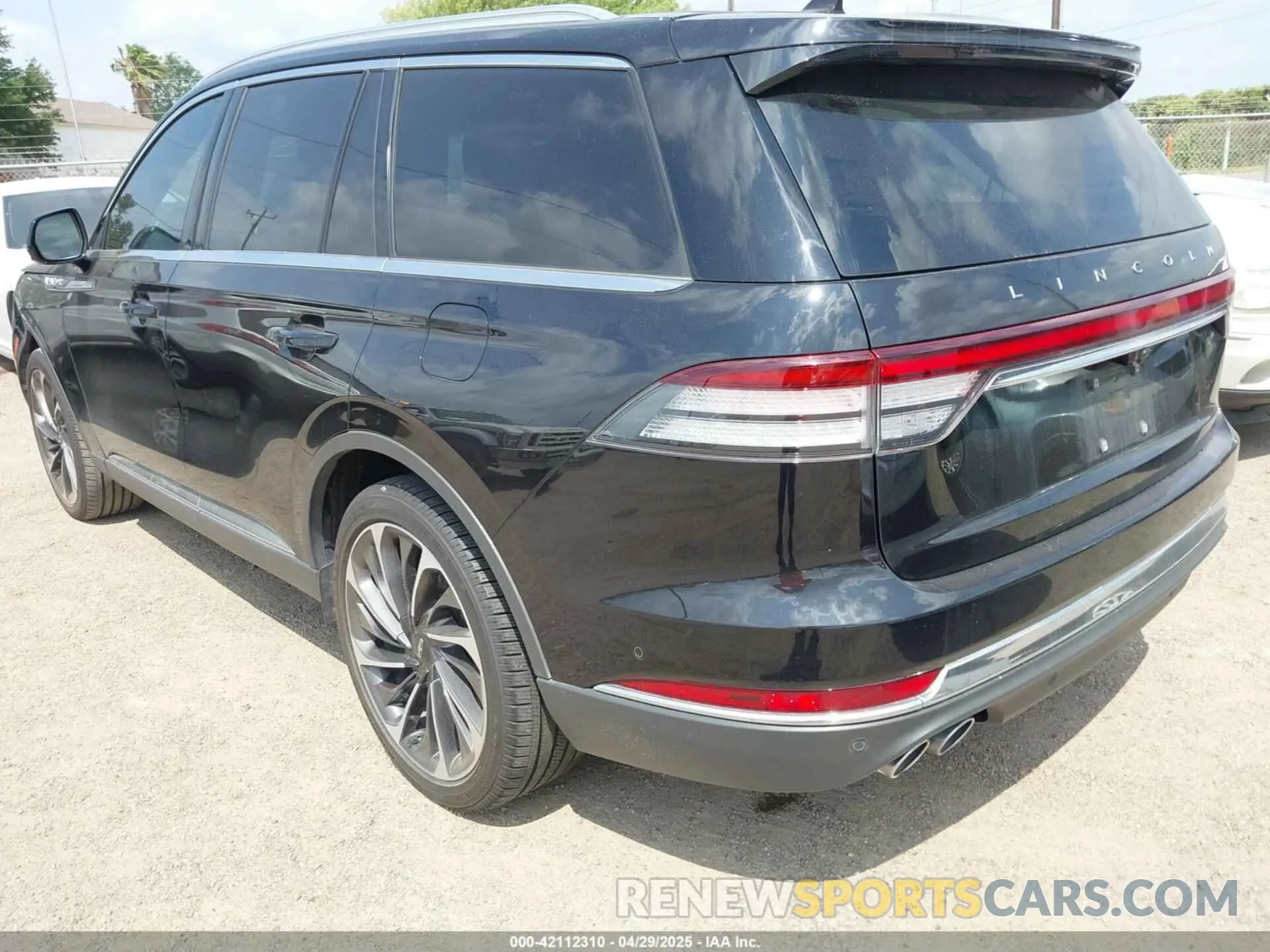 3 Фотография поврежденного автомобиля 5LM5J7XC9LGL24872 LINCOLN AVIATOR 2020