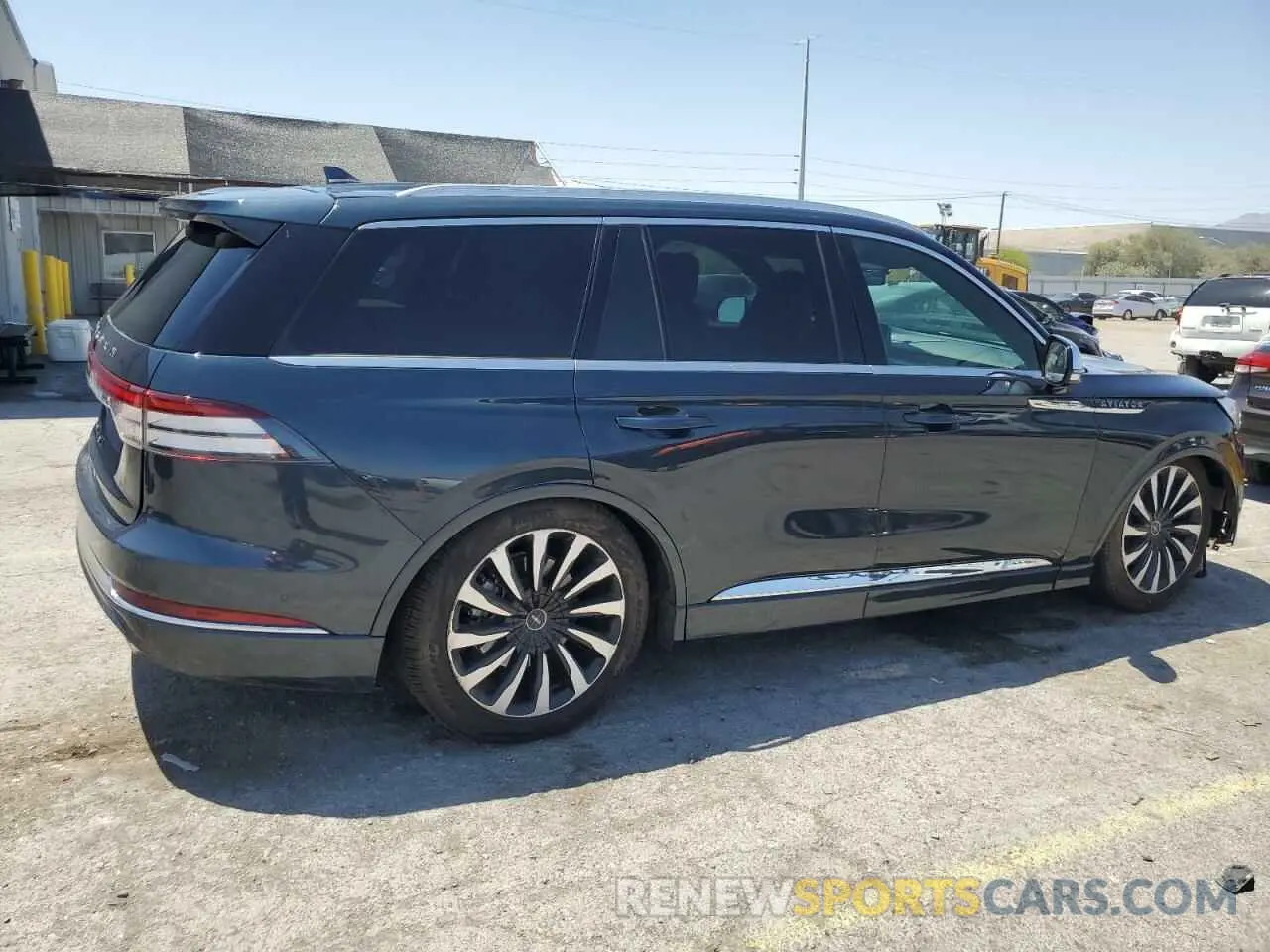 3 Photograph of a damaged car 5LMYJ9YY7LGL18829 LINCOLN AVIATOR 2020
